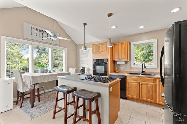 10405 Kenilworth Avenue, Algonquin, IL 60102
