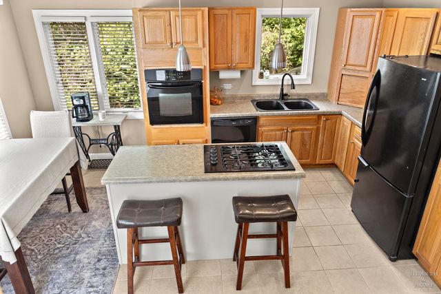 10405 Kenilworth Avenue, Algonquin, IL 60102