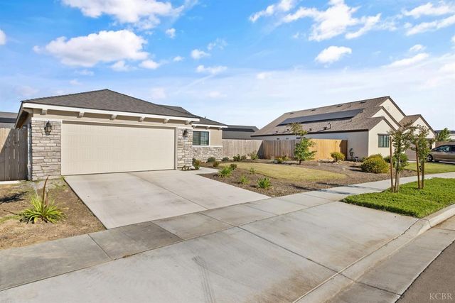1772 S Red Rock Drive, Hanford, CA 93230