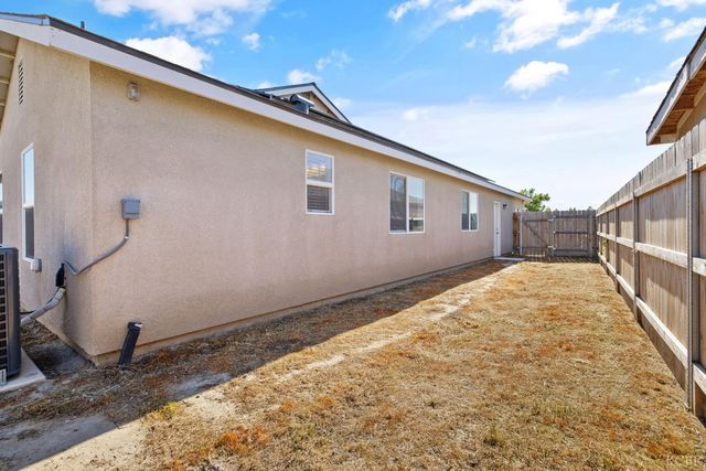 1772 S Red Rock Drive, Hanford, CA 93230