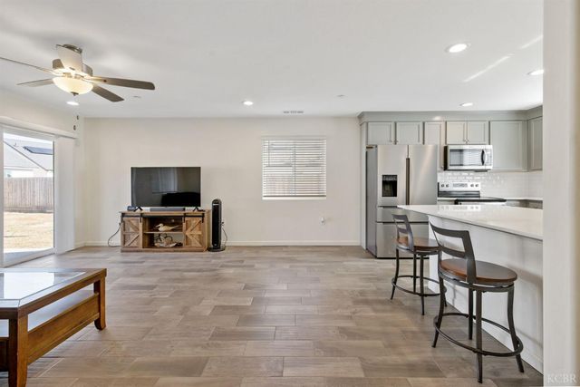 1772 S Red Rock Drive, Hanford, CA 93230
