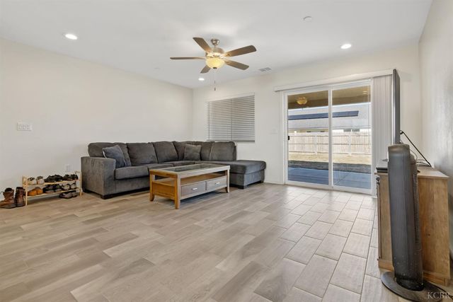 1772 S Red Rock Drive, Hanford, CA 93230