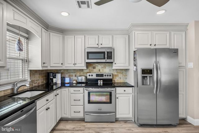 3 SHEFFIELD PL, Southampton, NJ 08088