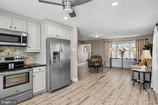 3 SHEFFIELD PL, Southampton, NJ 08088