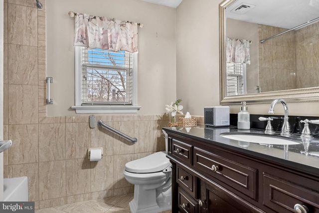 3 SHEFFIELD PL, Southampton, NJ 08088