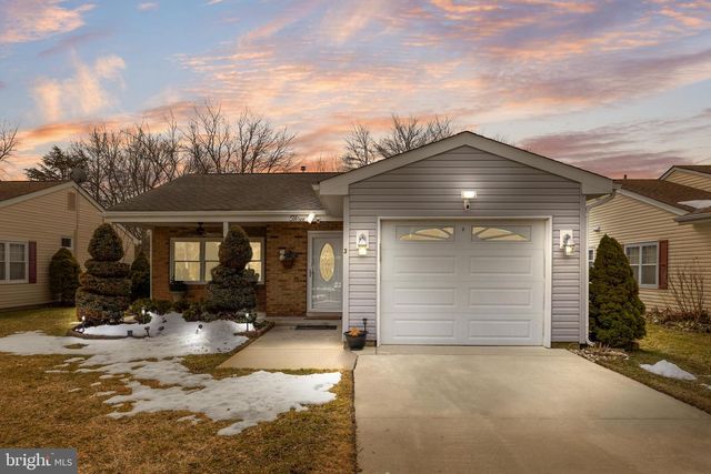 3 SHEFFIELD PL, Southampton, NJ 08088