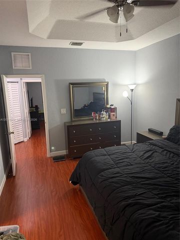 901 NE 42nd Ave, Homestead, FL 33033