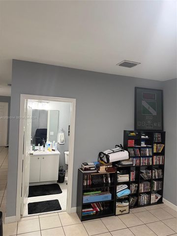 901 NE 42nd Ave, Homestead, FL 33033