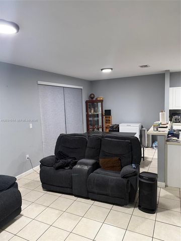 901 NE 42nd Ave, Homestead, FL 33033