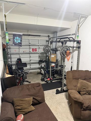 901 NE 42nd Ave, Homestead, FL 33033
