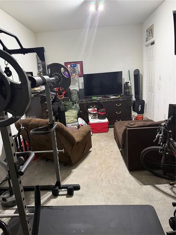 901 NE 42nd Ave, Homestead, FL 33033