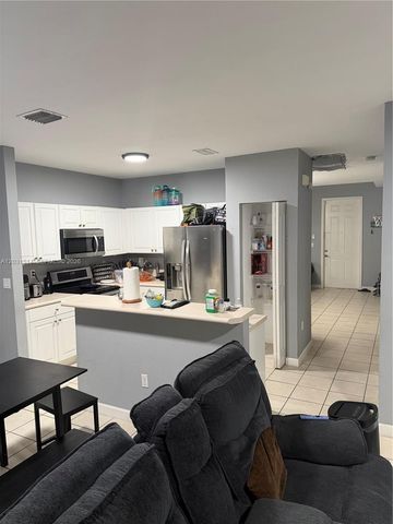 901 NE 42nd Ave, Homestead, FL 33033