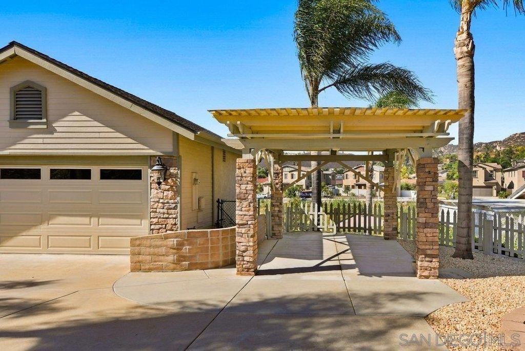 1422 W Country Club, Escondido, CA 92026 — photo 2