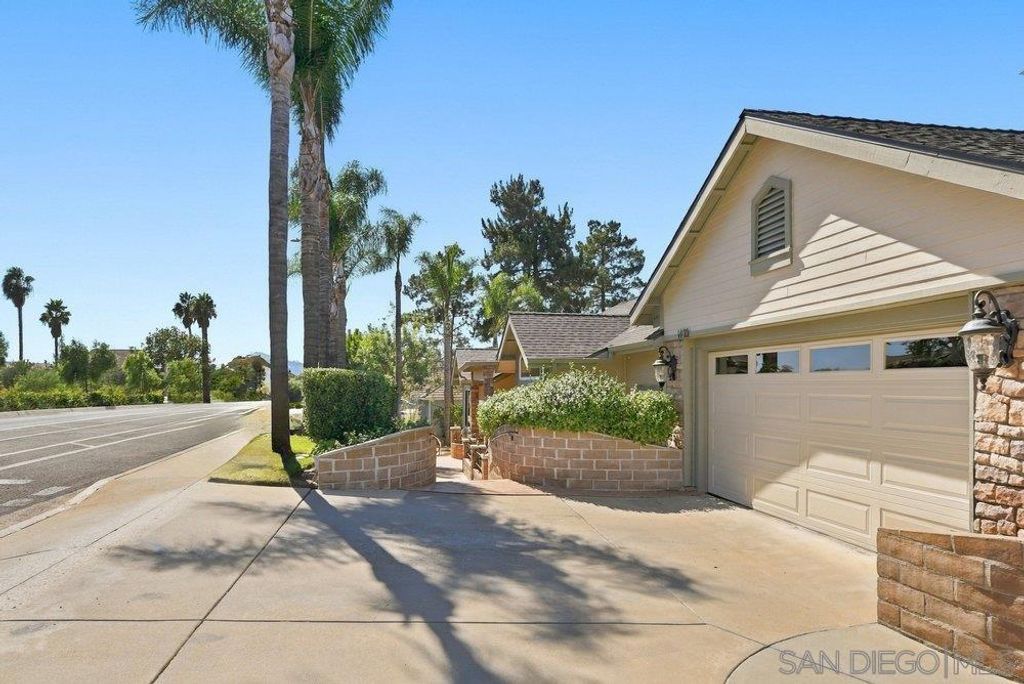 1422 W Country Club, Escondido, CA 92026 — photo 4