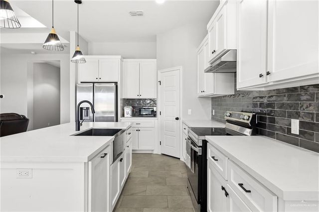 2413 S Cartier Drive, Edinburg, TX 78542