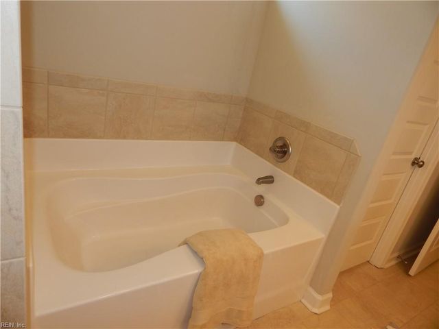 4844 Beamon RD, Norfolk, VA 23513