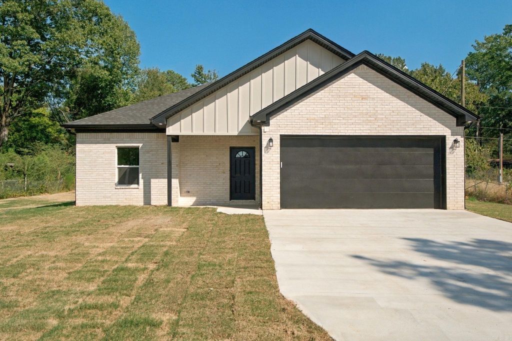 15008 AR-111 Highway, Alexander, AR 72002