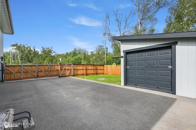 1435 S Andre Circle, Palmer, AK 99645