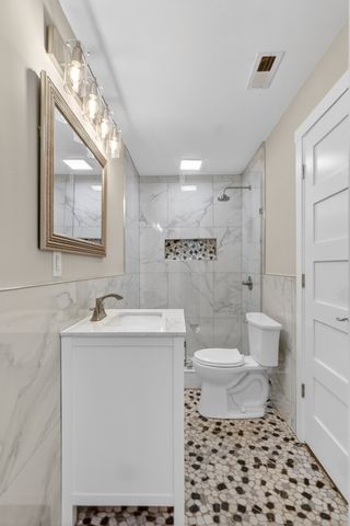 2725 Herman St, Nashville, TN 37208