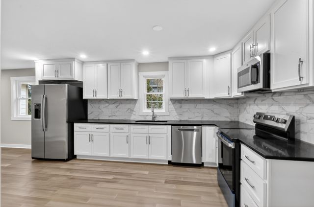 2725 Herman St, Nashville, TN 37208