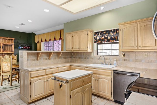 522 Preston Trail, Kerrville, TX 78028