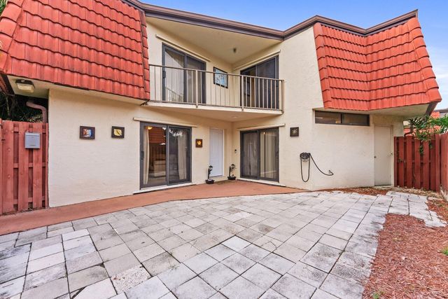 3874 VICTORIA Drive, West Palm Beach, FL 33406