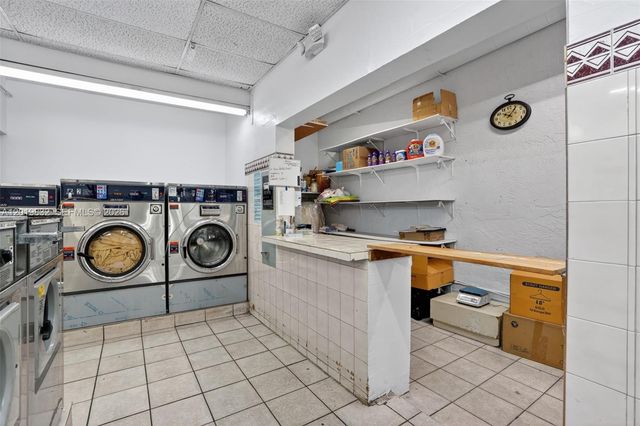 Coin Laundry for Sale on Palm Ave Hialeah, Hialeah, FL 33010