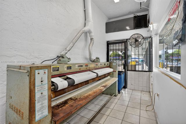 Coin Laundry for Sale on Palm Ave Hialeah, Hialeah, FL 33010