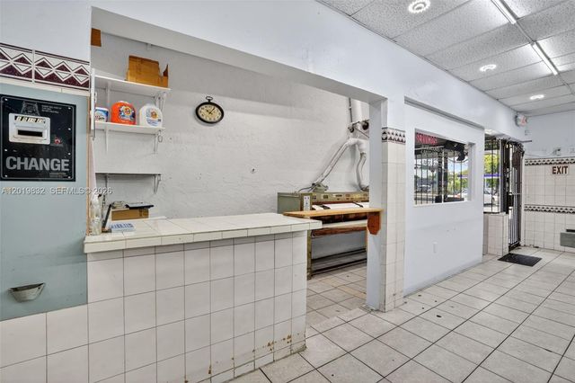 Coin Laundry for Sale on Palm Ave Hialeah, Hialeah, FL 33010