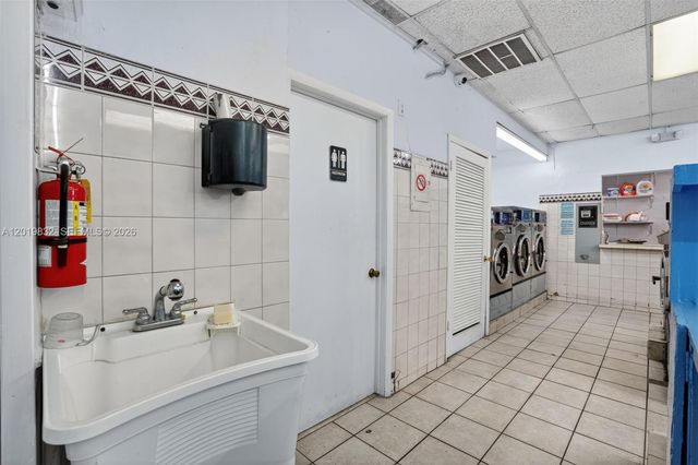 Coin Laundry for Sale on Palm Ave Hialeah, Hialeah, FL 33010