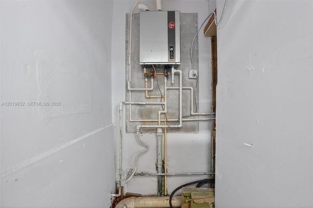 Coin Laundry for Sale on Palm Ave Hialeah, Hialeah, FL 33010
