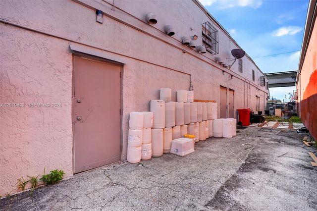 Coin Laundry for Sale on Palm Ave Hialeah, Hialeah, FL 33010