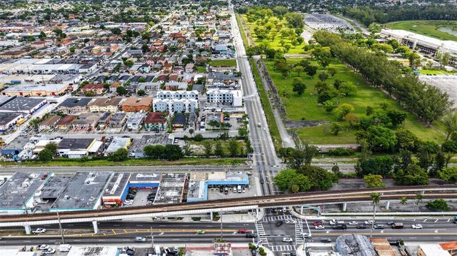 Coin Laundry for Sale on Palm Ave Hialeah, Hialeah, FL 33010