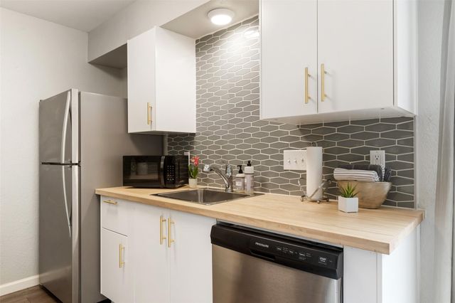 802 Ramble LN, Austin, TX 78745