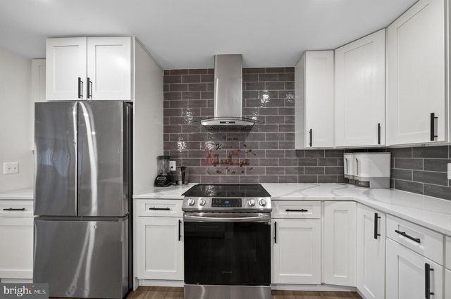 1314 E HOLLY AVE, Sterling, VA 20164