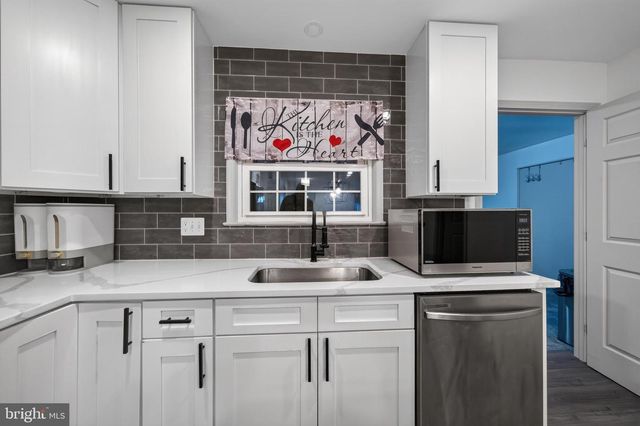 1314 E HOLLY AVE, Sterling, VA 20164