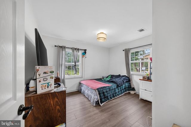 1314 E HOLLY AVE, Sterling, VA 20164