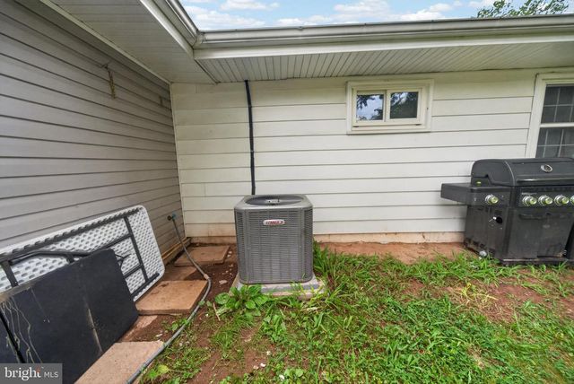 1314 E HOLLY AVE, Sterling, VA 20164