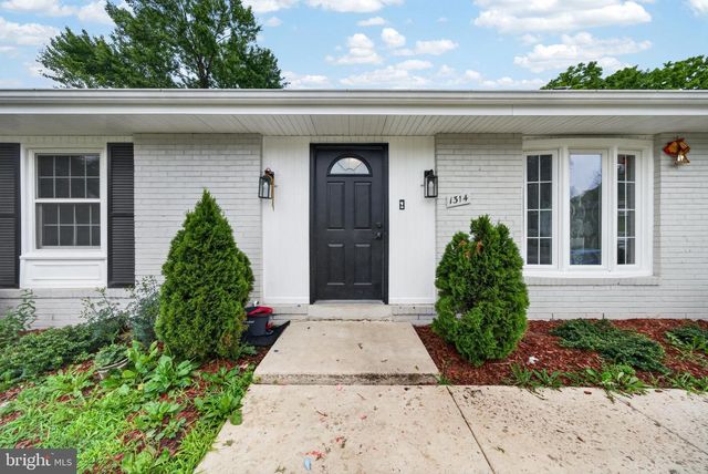 1314 E HOLLY AVE, Sterling, VA 20164