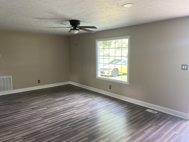 917 Madison St, Manchester, TN 37355