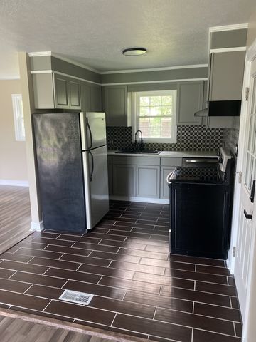 917 Madison St, Manchester, TN 37355