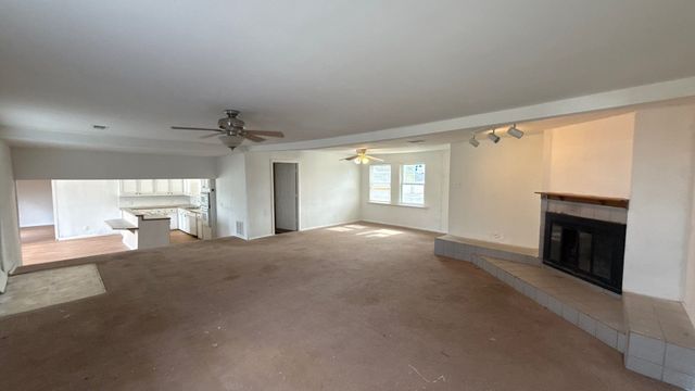 201 E Hubbard Street, Josephine, TX 75173