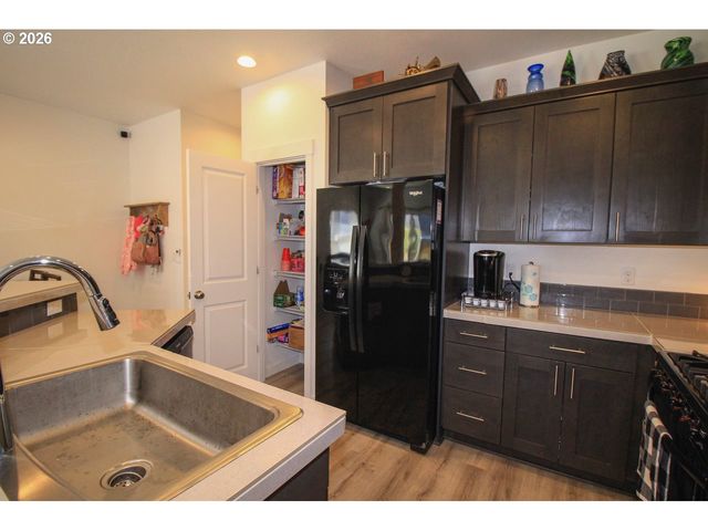 822 S 22ND Ave, Cornelius, OR 97113