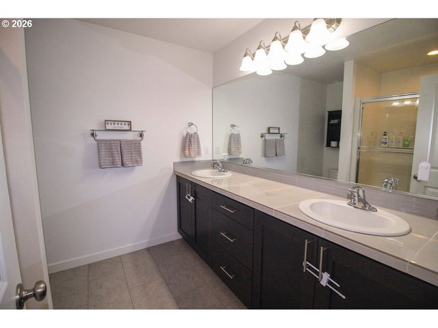 822 S 22ND Ave, Cornelius, OR 97113