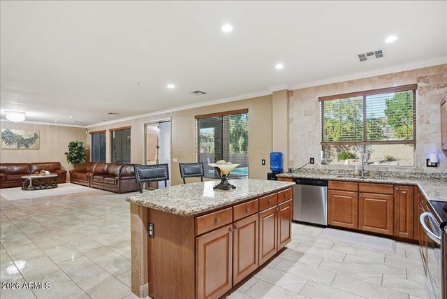 2414 W FLORENTINE Road, Phoenix, AZ 85086