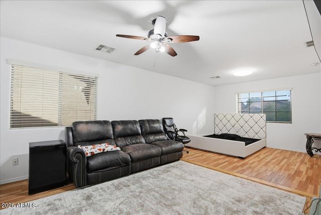 2414 W FLORENTINE Road, Phoenix, AZ 85086