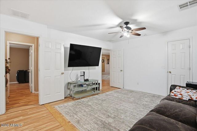 2414 W FLORENTINE Road, Phoenix, AZ 85086