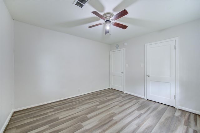 112 Begonia Lane, Highlands, TX 77562