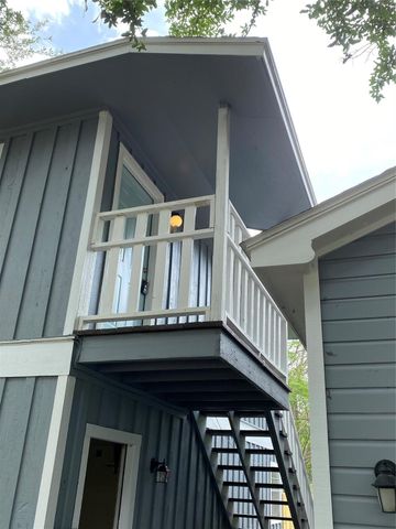 112 Begonia Lane, Highlands, TX 77562