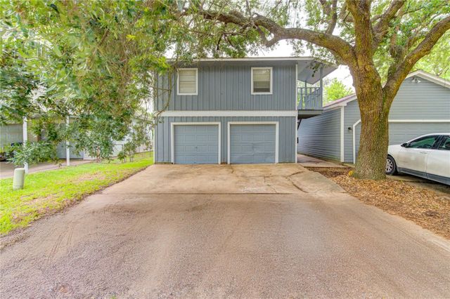 112 Begonia Lane, Highlands, TX 77562